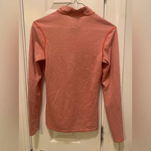 Light Weight Patagonia Quarter Zip - Picture 2 of 3